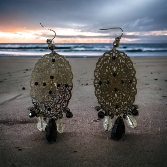 Black metal and stone earrings - Picture 2 of 2